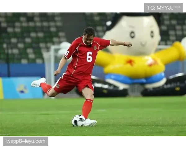 菲戈重返绿茵场，传奇状态回暖点燃足球激情