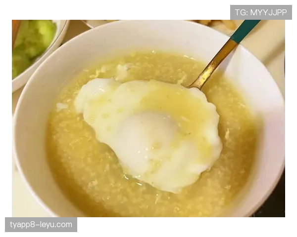 富里睡醒睁眼第一件事：把早餐换成金箔煎蛋